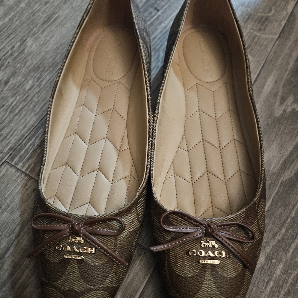Coach Signature Brown Flats with Bow - Picture 5 of 5